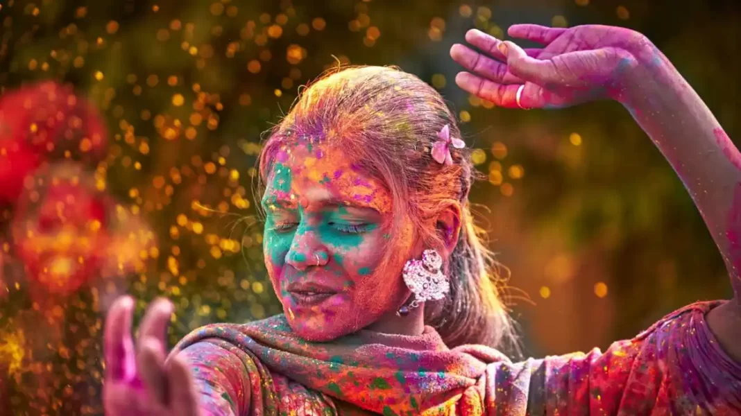 Φεστιβάλ Holi: Μια γιορτή χρωμάτων και χαράς στο ινδουιστικό ημερολόγιο