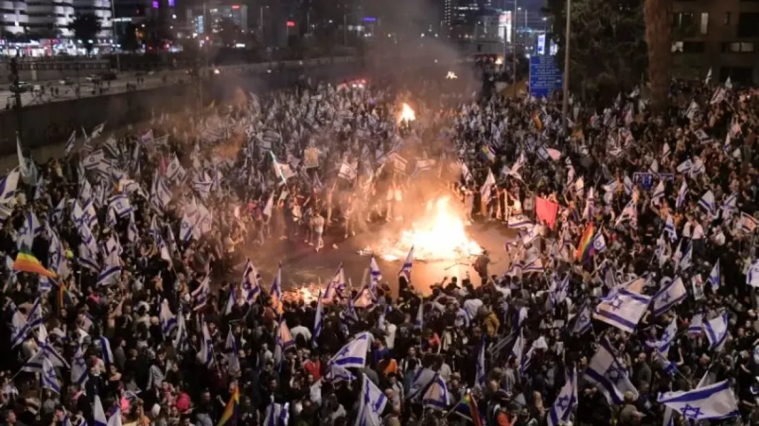 Ισραήλ: Χιλιάδες διαδηλώνουν εναντίον του Νετανιάχου στο Τελ Αβίβ