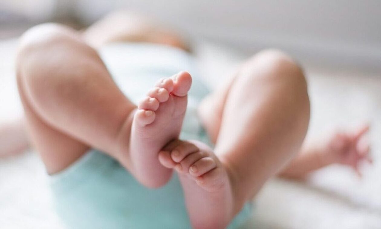 Η μητέρα εντόπισε το βρέφος νεκρό όταν πήγε να το ταΐσει - «Είχε σοβαρό πρόβλημα υγείας»