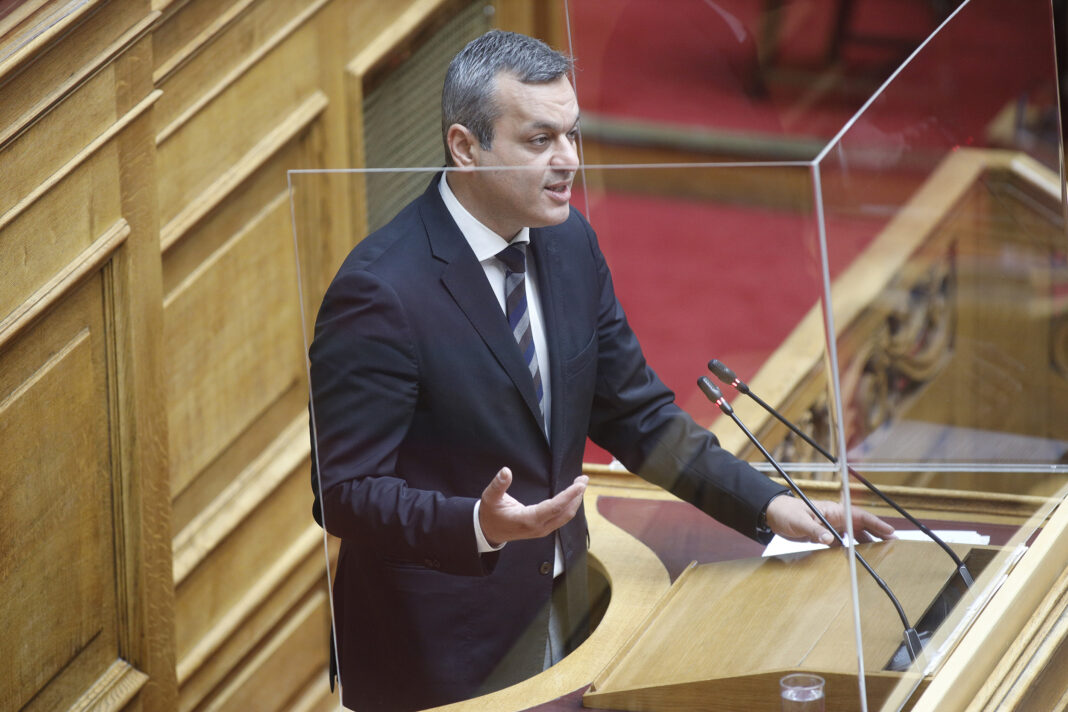 Mαμουλάκης: Εμπαιγμός της Κυβέρνησης ΝΔ στους οδηγούς ΤΑΞΙ