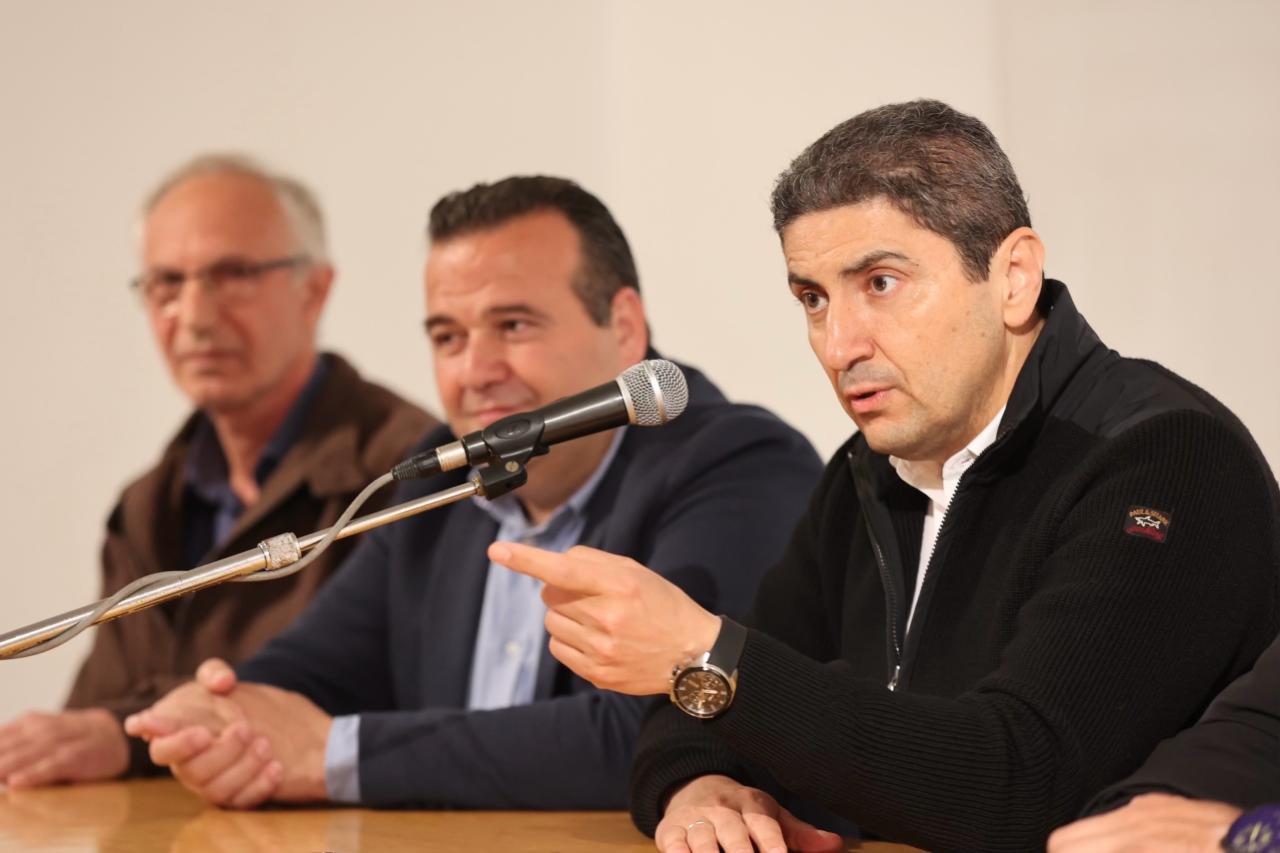 Συνάντηση Αυγενάκη με γεωργούς και κτηνοτρόφους στον Κρουσώνα