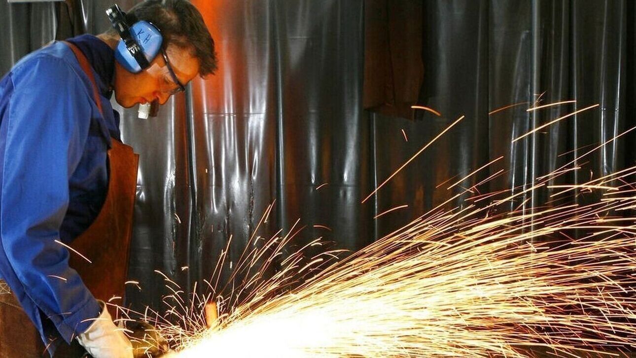 Ψηφιακή κάρτα εργασίας: Τι προβληματίζει τον κλάδο της βιομηχανίας – Πώς θα λειτουργήσει