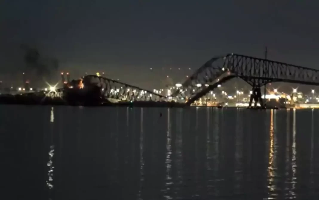 Βαλτιμόρη: Κατέρρευσε η γέφυρα Key Bridge – Έπεσε επάνω της μεγάλο πλοίο, φόβοι για θύματα