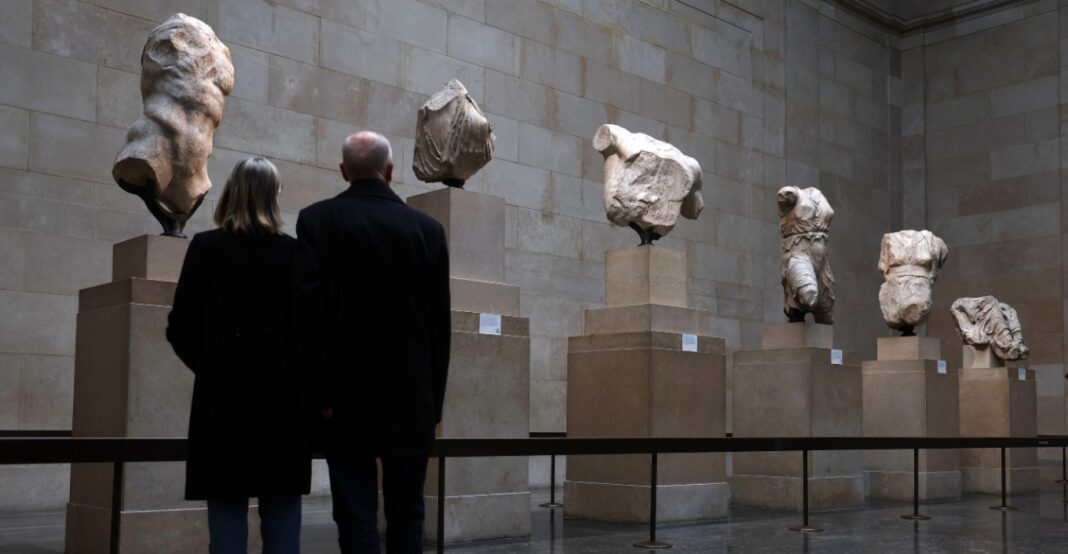 Βρετανικό Μουσείο: Ο πρώην έφορος καλείται να επιστρέψει αντικείμενα από την αρχαιολογική και ρωμαϊκή συλλογή