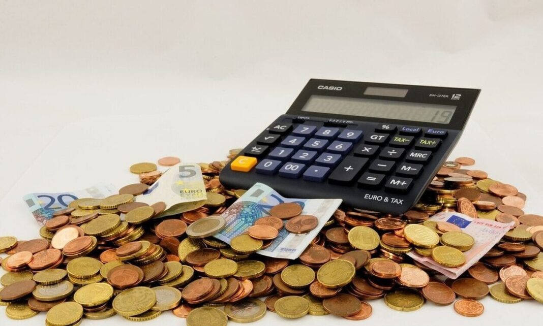 Φορολογικές δηλώσεις: Οδηγός για τη συμπλήρωση - Πώς θα πληρώσετε λιγότερους φόρους