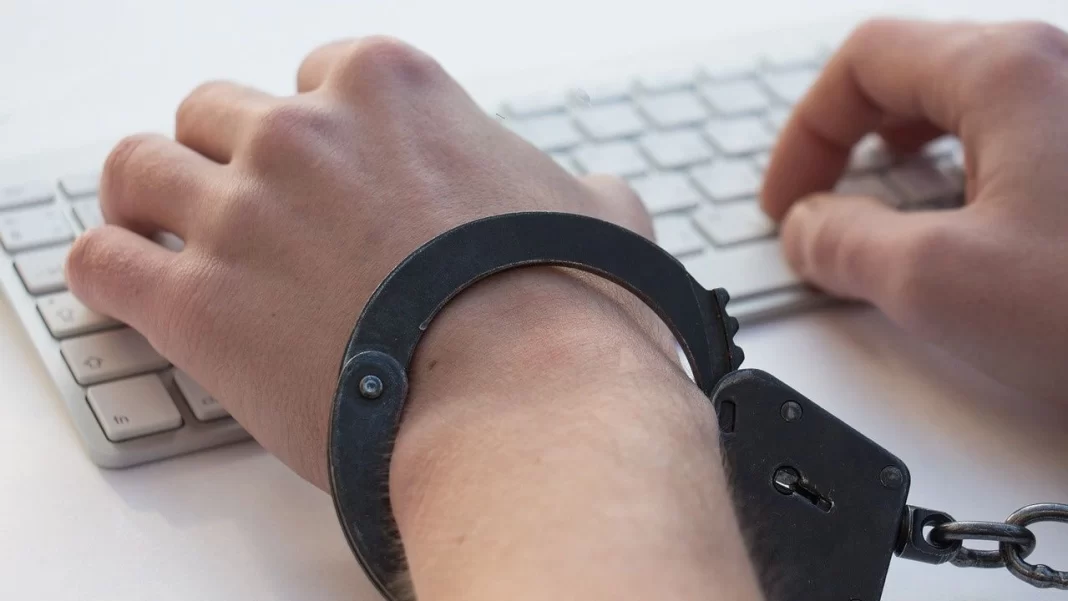 fbbb7b2e-igromania-1894847_1280 Χειροπέδες σε 48χρονο για γενετήσιες πράξεις με ανήλικο, πορνογραφία, ναρκωτικά και όπλα