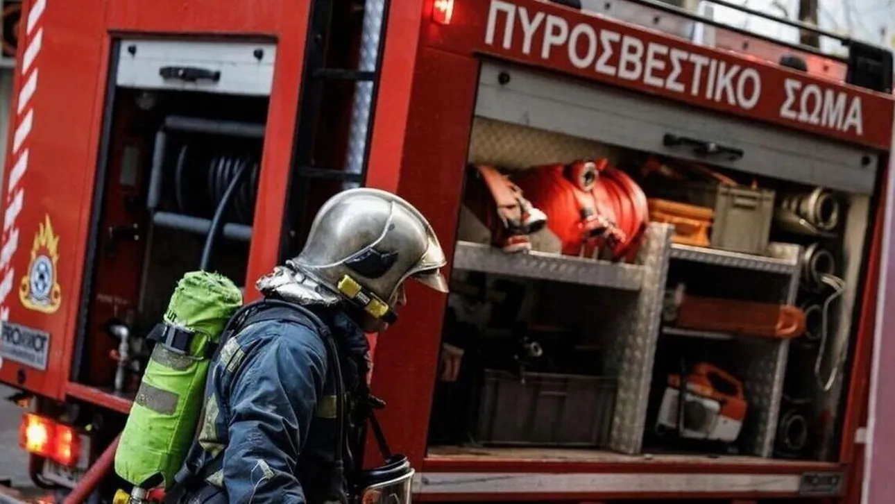Νεκρός 86χρονος από φωτια σε διαμέρισμα - Χωρίς τις αισθήσεις της μια γυναίκα