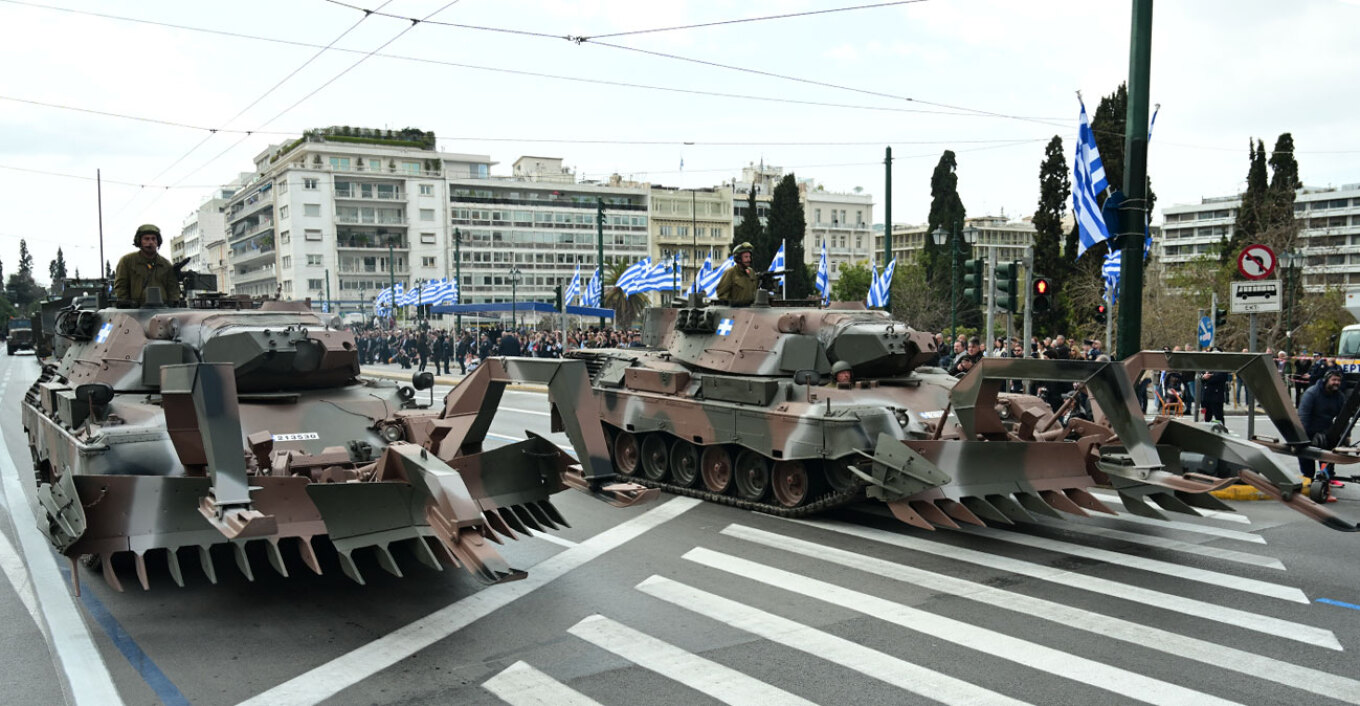 25η Μαρτίου: Μεγαλειώδης η στρατιωτική παρέλαση στην Αθήνα