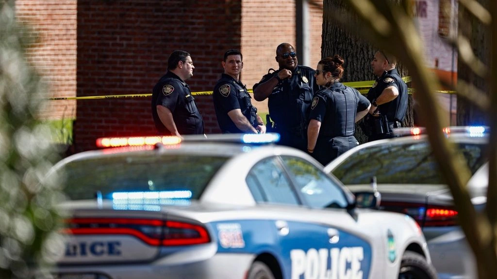 Ιλινόις: Τέσσερις νεκροί και πέντε τραυματίες από επίθεση άνδρα με μαχαίρι