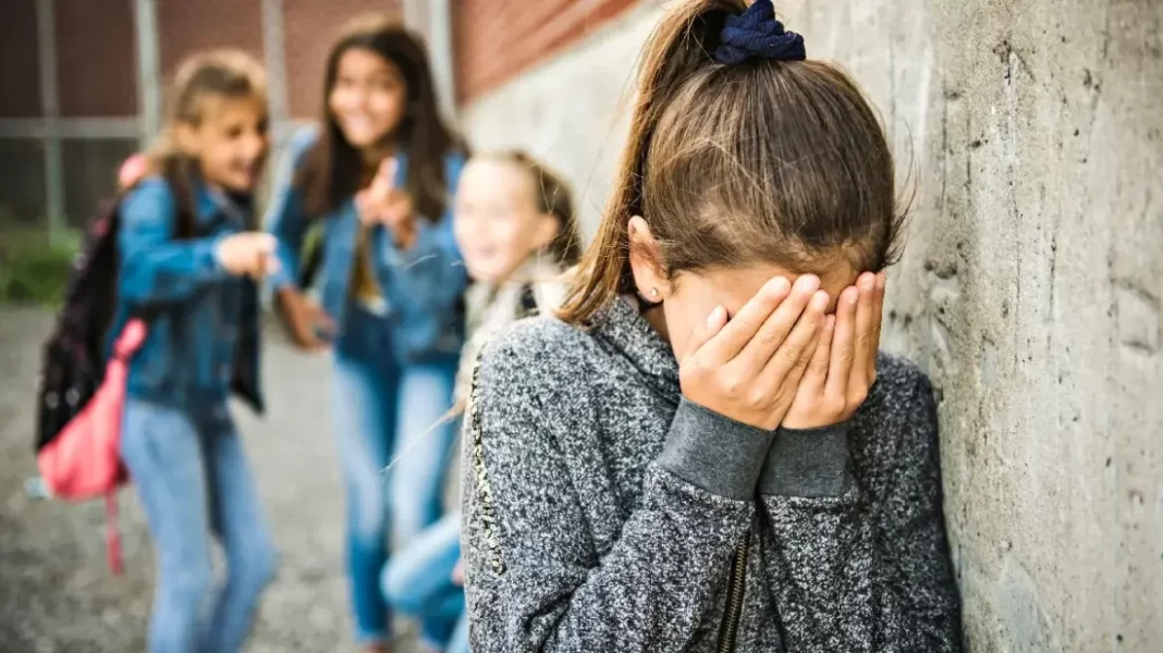 Πανελλαδική έρευνα για το bullying - Όσο αυξάνεται η φτώχεια, τόσο αυξάνεται ο σχολικός εκφοβισμός