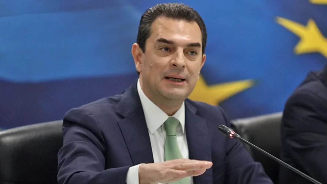 Σκρέκας: Με μειωμένες τιμές 100 προϊόντα εμμήνου ρύσης - «Συνεχίζουμε αποφασιστικά τη μάχη κατά της ακρίβειας»