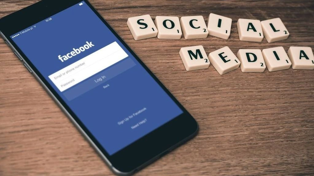 Ποια είναι τα social media που προτιμούν να έχουν προφίλ οι Έλληνες χρήστες του Internet