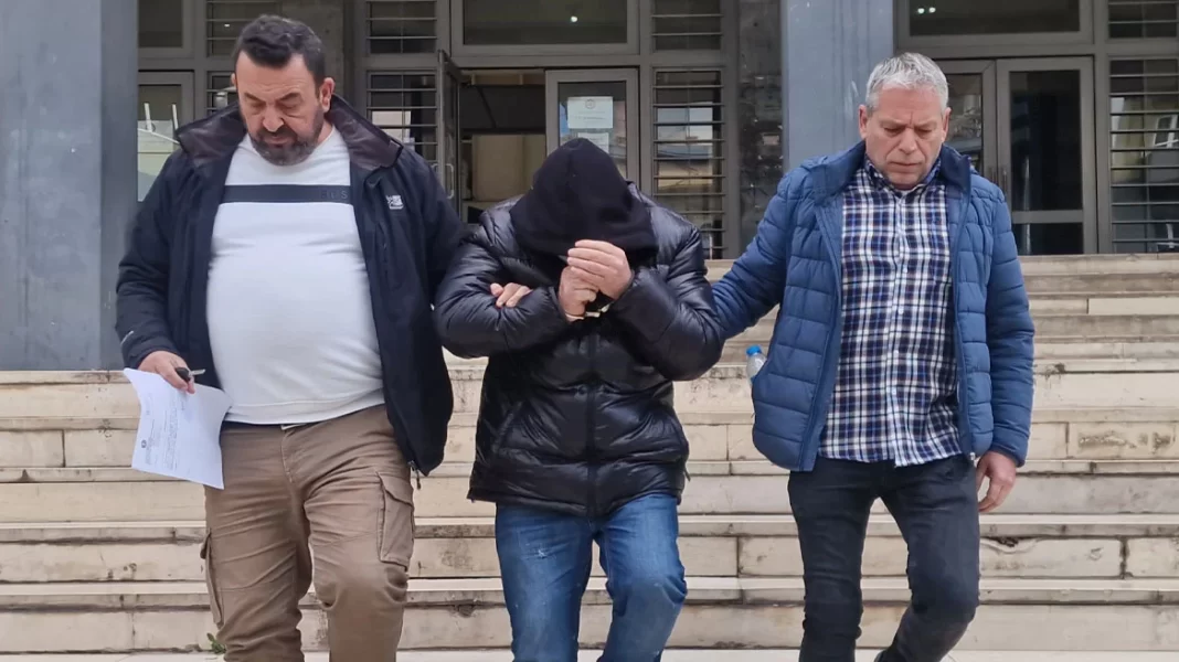 Προφυλακιστέος ο 55χρονος που μαχαίρωσε μάγειρα επειδή δεν του άρεσε το κοντοσούβλι