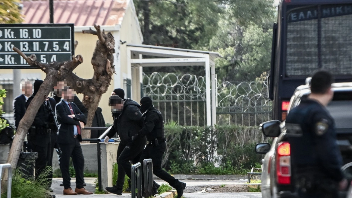 Αντιτρομοκρατική: Στην Ευελπίδων για να απολογηθούν οι 10 συλληφθέντες για την «Σύμπραξη Εκδίκησης»