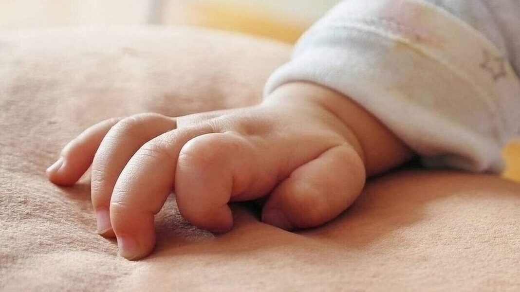 Bρετανία: Πατέρας χτύπησε μέχρι θανάτου το 6 μηνών μωρό του - Καταδικάστηκε σε 15 χρόνια φυλάκισης