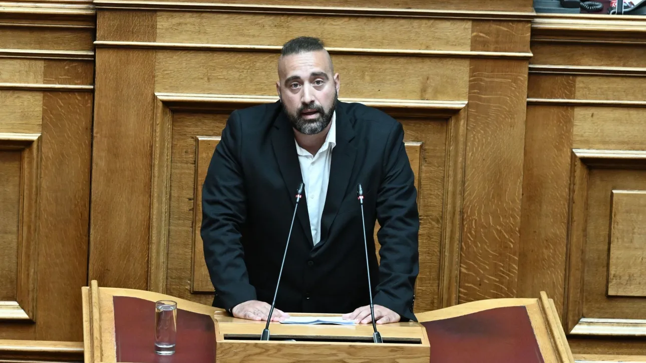 Ανεξαρτητοποιήθηκε ο βουλευτής των Σπαρτιατών Γιώργος Μανούσος