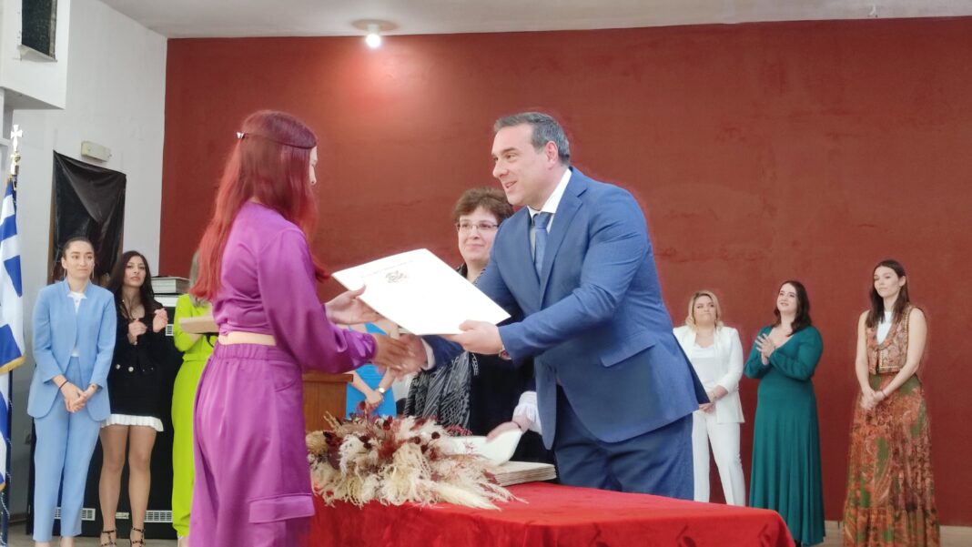 Στην ορκωμοσία των αποφοίτων του Παιδαγωγικού Τμήματος Προσχολικής Εκπαίδευσης του Πανεπιστημίου Κρήτης ο Αντιπεριφερειάρχης Διασύνδεσης με Ερευνητικά και Ακαδημαϊκά Ιδρύματα