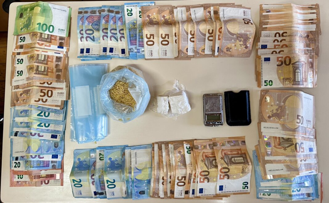Κρήτη: Τρεις συλλήψεις για κατοχή και διακίνηση ναρκωτικών