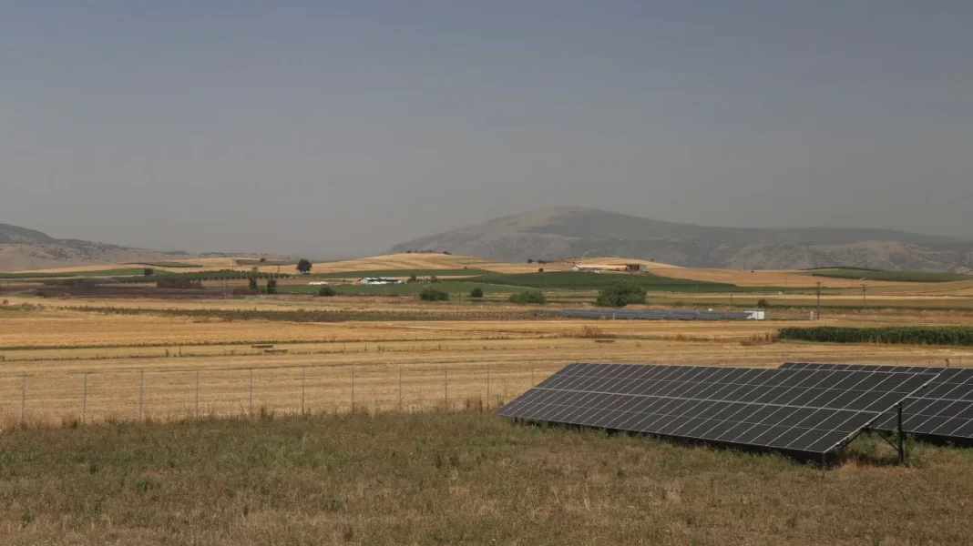 Φωτοβολταϊκά στο χωράφι: Ποιοι αγρότες είναι δικαιούχοι – Ξεκίνησαν οι αιτήσεις