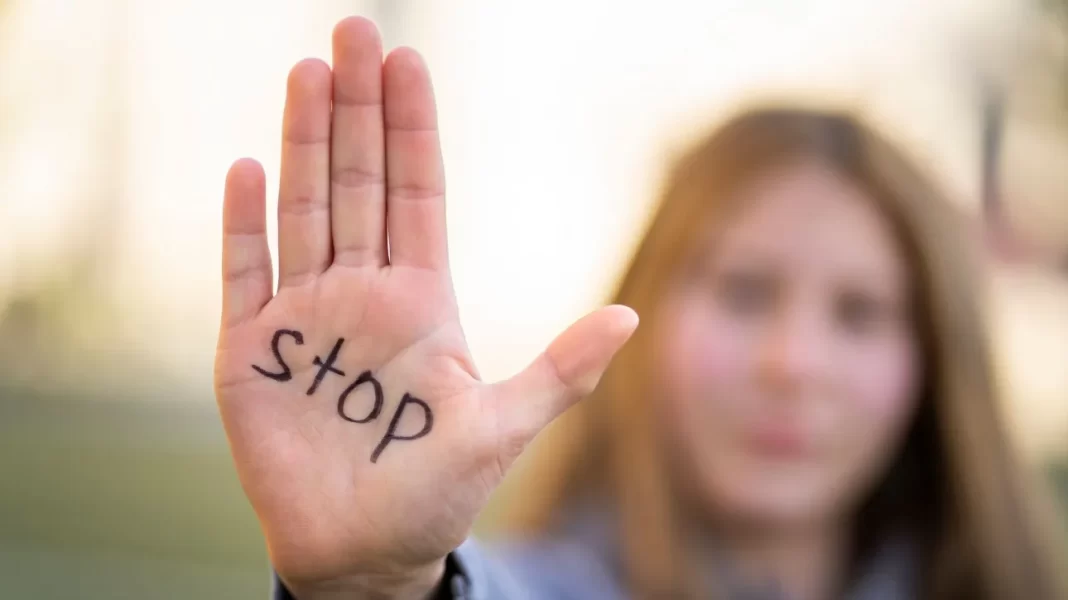 Ενδοοικογενειακή βία: Νέο εγχειρίδιο στα χέρια των αστυνομικών για την αντιμετώπιση της