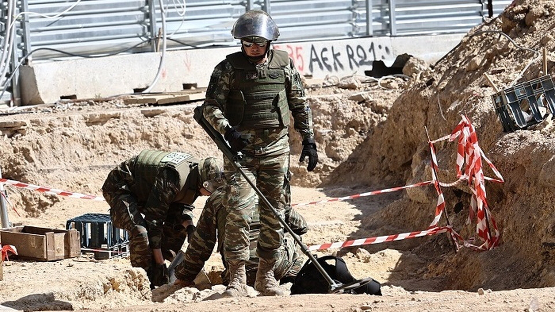 Ελληνικό: Εκατοντάδες βόμβες του ΄Β Παγκόσμιου βρέθηκαν θαμμένες στο πρώην αεροδρόμιο