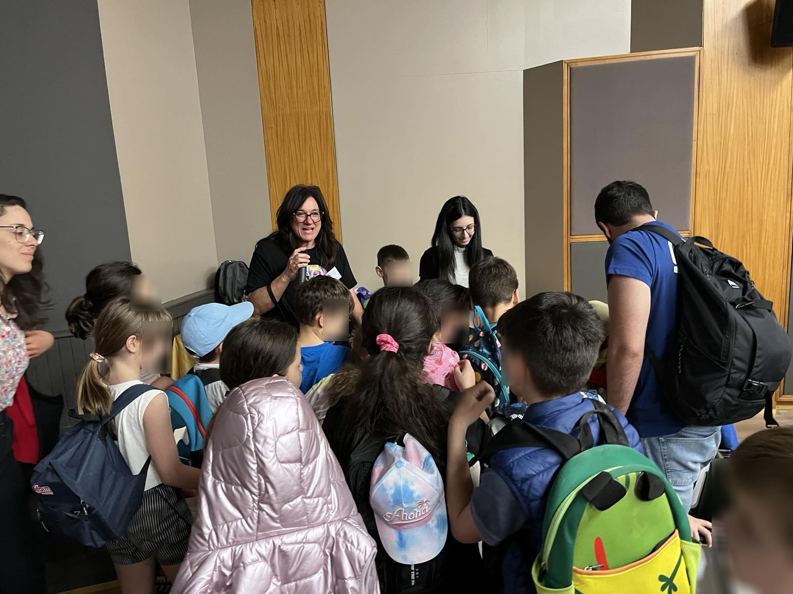 Με τη συμμετοχή δεκάδων μαθητών από σχολεία του Ηρακλείου συνεχίστηκε η δράση για την φροντίδα των ζώων και την προστασία του περιβάλλοντος