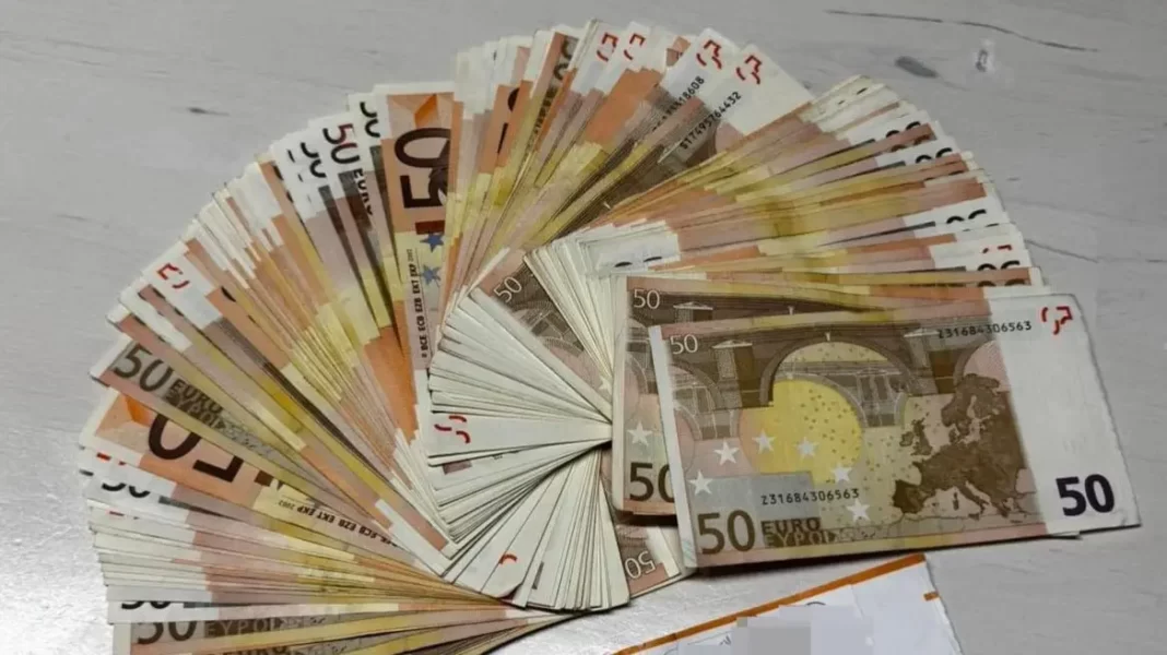 Σπείρα είχε αποσπάσει 150.000 ευρώ από ηλικιωμένους - Συνελήφθη ο εισπράκτορας