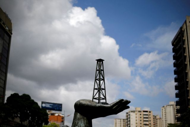 Βενεζουέλα: Παρακάμπτει τις πετρελαϊκές κυρώσεις μέσω κρυπτονομισμάτων