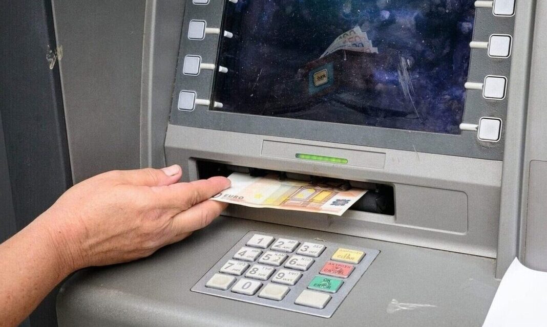 Τράπεζες: «Παγώνουν» οι συναλλαγές για έξι ημέρες - Κίνδυνος για τις μισθοδοσίες και το Δώρο Πάσχα