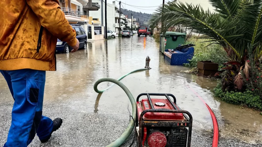 Κακοκαιρία: Πλημμύρες στο Πήλιο και την Καρδίτσα, χιόνια στα ορεινά - Live η πορεία του φαινομένου