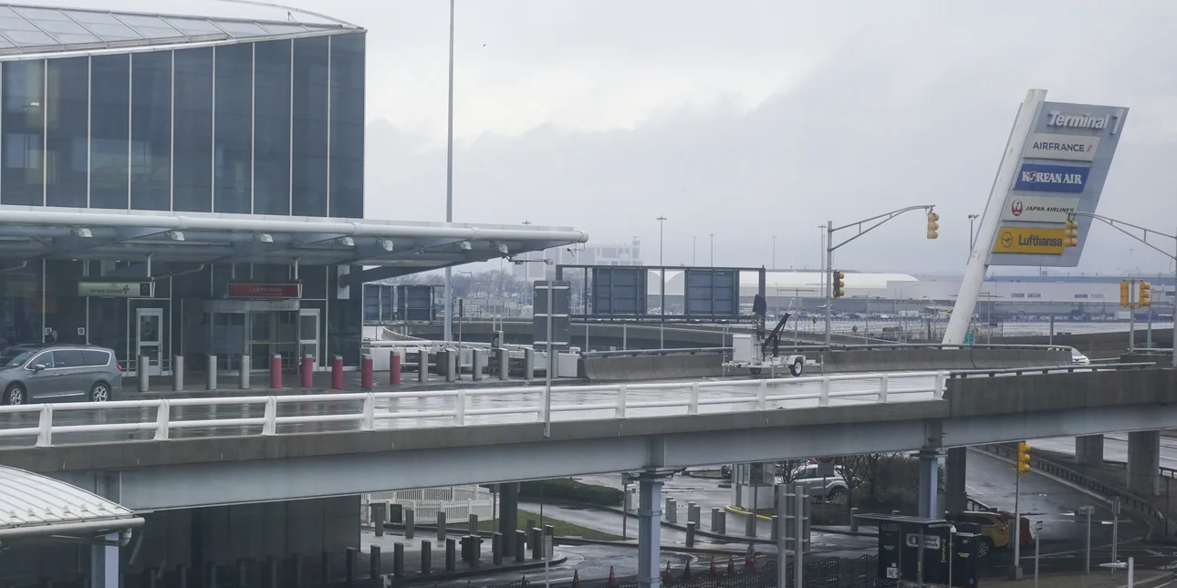 Σοκ στο JFK: Πώς αεροπλάνο παραλίγο να συγκρουστεί στην απογείωση με άλλα 4 αεροσκάφη-Τους έσωσε ο πιλότος