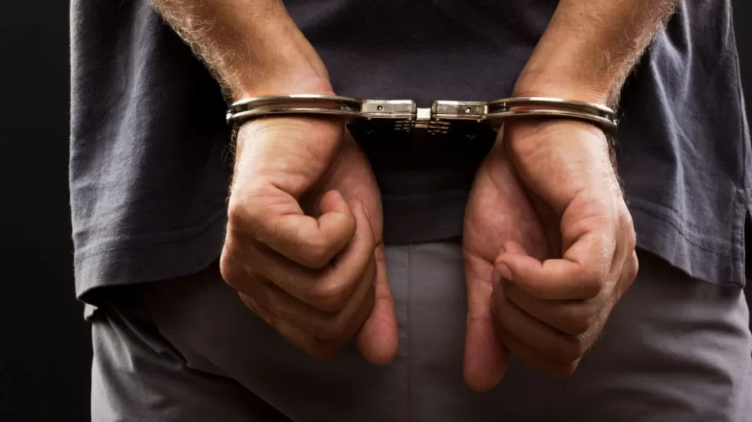 Συνελήφθη μετά από καταδίωξη 22χρονος Σύρος που μετέφερε παράνομα 7 μετανάστες