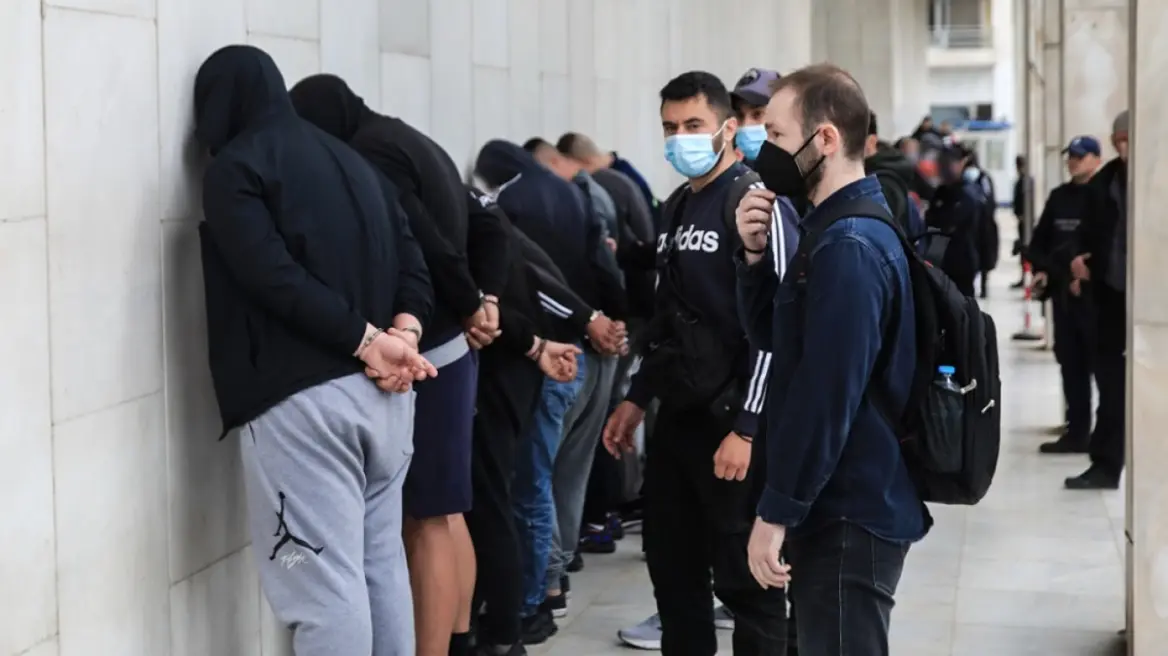 Οπαδική βία: Από σήμερα οι απολογίες για την εγκληματική οργάνωση και τη δολοφονία Λυγγερίδη – Τρεις προφυλακίσεις χθες