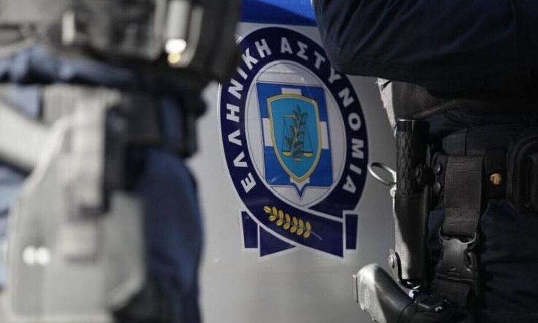 Άνδρας πυροβόλησε έξω από μαγαζί και έβρισε μία γυναίκα