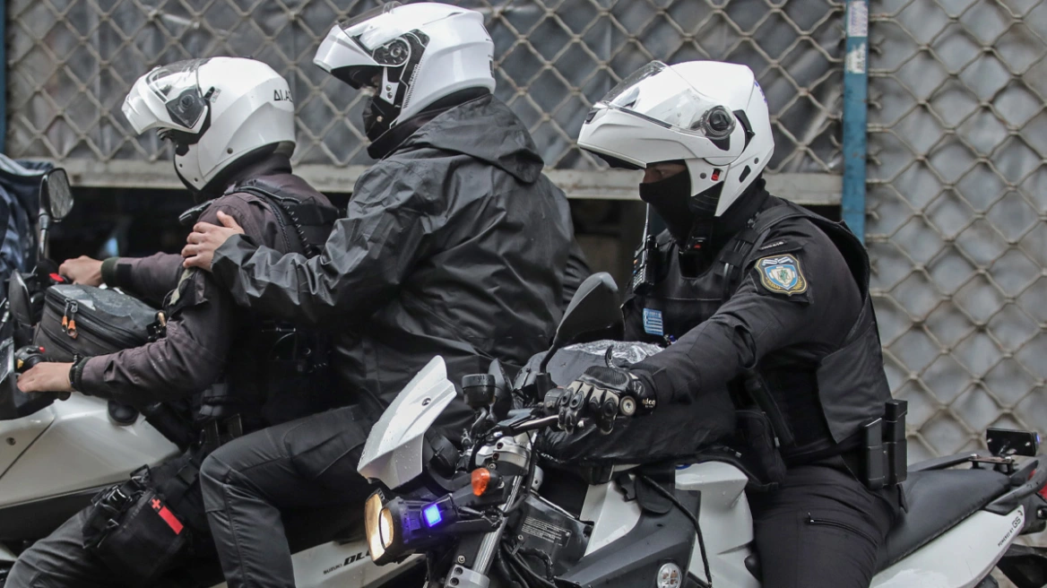 Μπαράζ συλλήψεων φυγόποινων