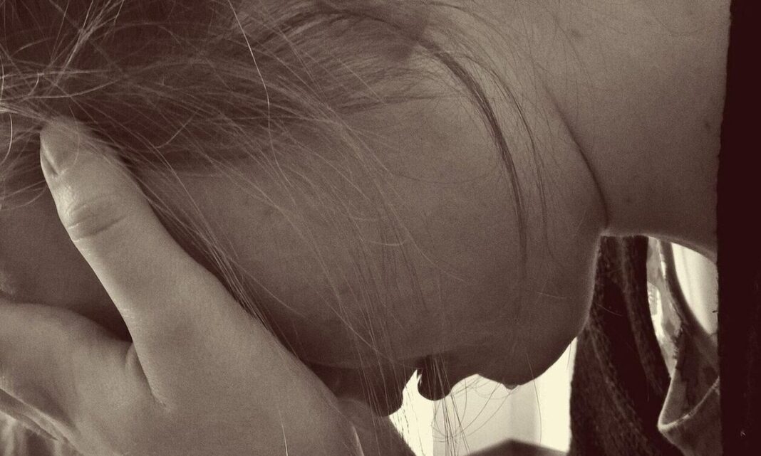 «Σπάει» τη σιωπή της η μητέρα που κατηγορείται ότι κακοποίησε τα παιδιά της