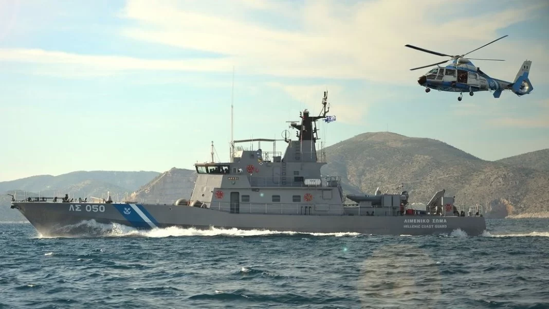 Συναγερμός για άνδρα που έπεσε στη θάλασσα από το πλοίο της γραμμής Χανιά-Πειραιάς – Και ελικόπτερα στις έρευνες