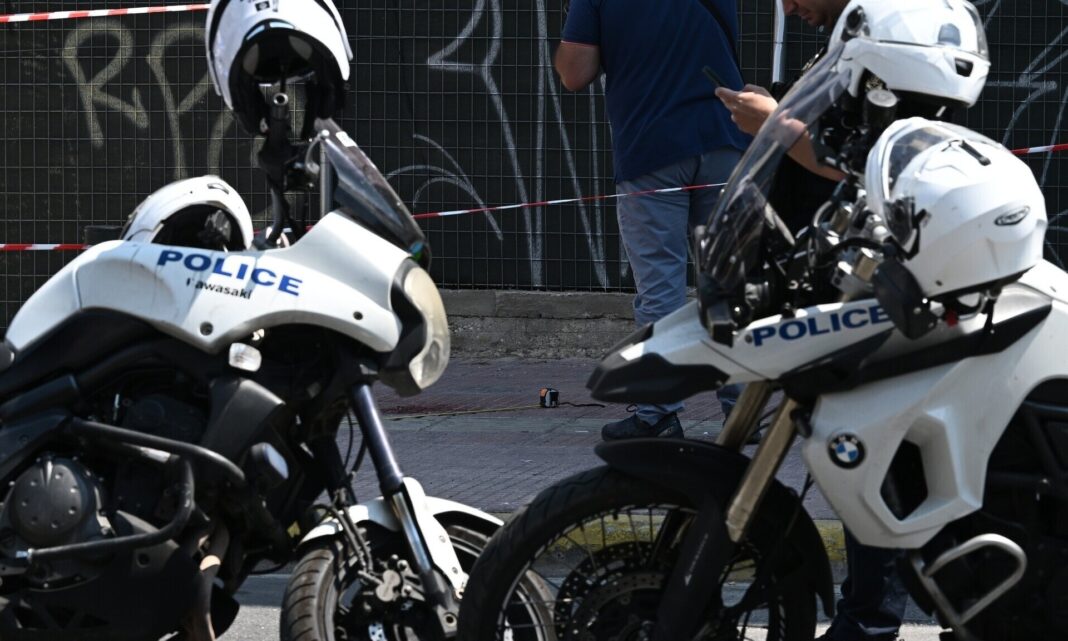 Σοκαριστικό βίντεο - Ομάδα ανηλίκων γρονθοκόπησε νεαρό στην Αριστοτέλους