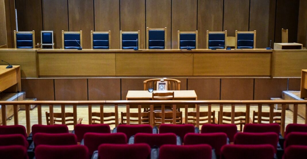 Καταδικάστηκε άντρας που απείλησε την πρώην σύντροφό του επειδή δεν τον άφησε να δει το παιδί τους