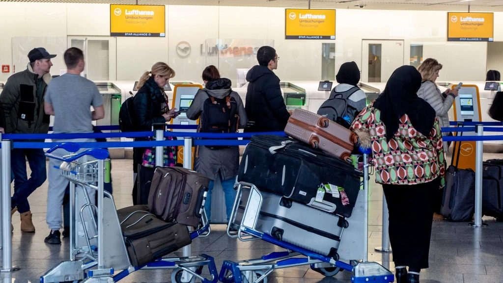 Μέση Ανατολή: Lufthansa και Austrian Airlines αναστέλλουν τις πτήσεις προς Τεχεράνη