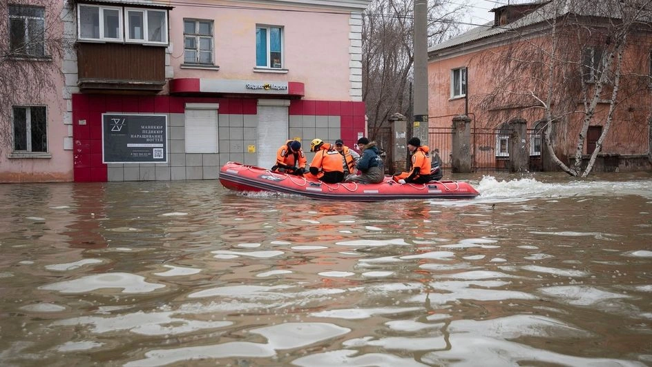 Ρωσία: Εντολή εκκένωσης σε 100 χιλιάδες κατοίκους στο Όρενμπουργκ λόγω πλημμυρών