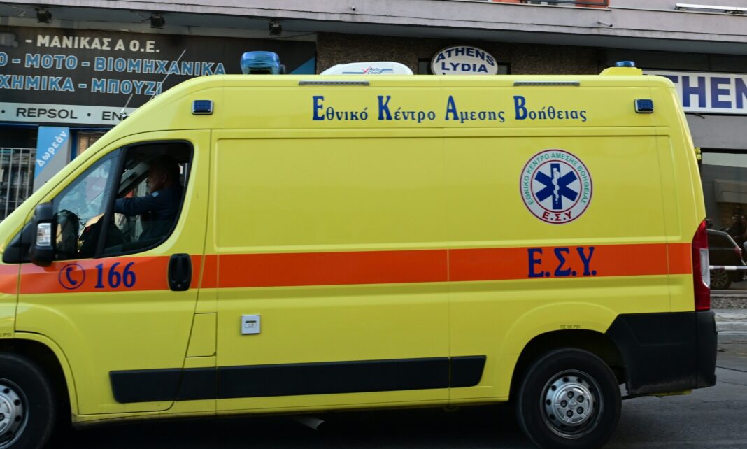 Λεωφορείο έπεσε σε κολώνα - Πέντε τραυματίες