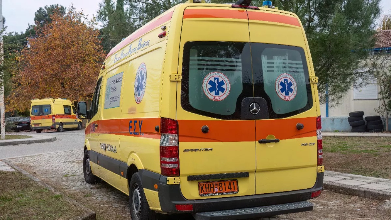 Απόπειρα αυτοκτονίας από 68χρονο πρώην αστυνομικό - Τον βρήκαν με τραύματα στο χέρι και στο λαιμό