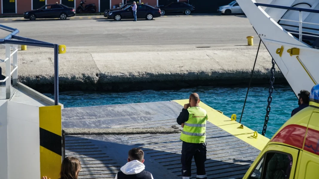 Έξοδος Πάσχα: Αυξημένη η κίνηση στο λιμάνι του Πειραιά - Ενισχυμένα τα δρομολόγια