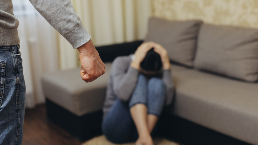 Ενδοοικογενειακή βία: «Έκρηξη» με 852 περιστατικά μέσα σε εννέα ημέρες!