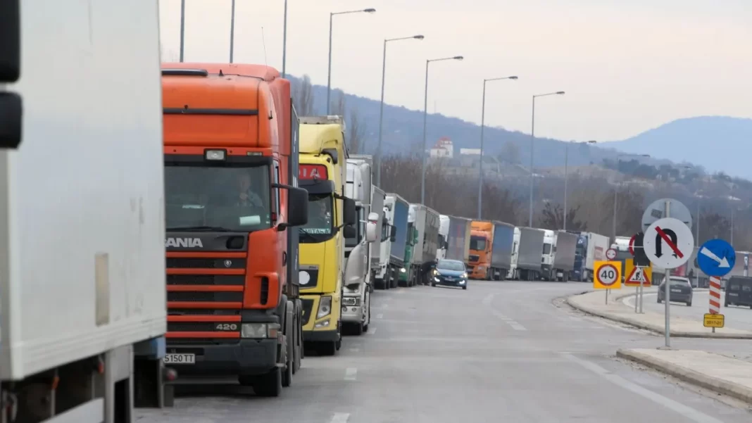 Απαγόρευση κυκλοφορίας φορτηγών άνω των 3,5 τόνων Πάσχα και Πρωτομαγιά