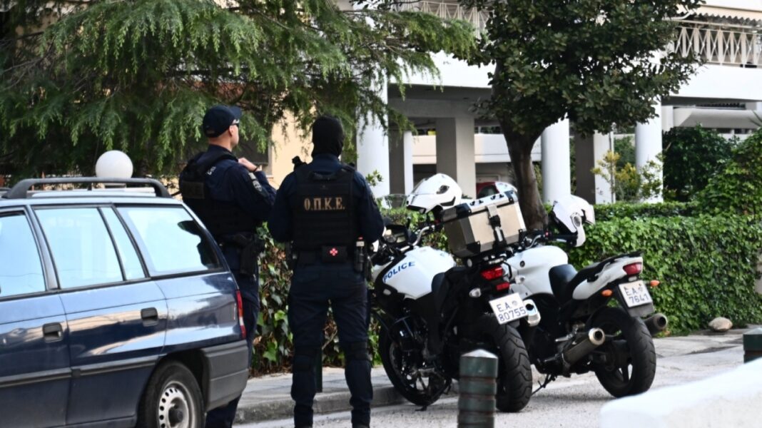 «Ακούσαμε τις φωνές και σταματήσαμε» λένε οι αστυνομικοί - Πώς συνέβη το τραγικό περιστατικό