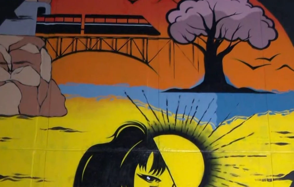 Γκράφιτι στη μνήμη της Κέλλυς Πορφυρίδου που σκοτώθηκε στα Τέμπη – «Συμβολίζει την αιωνιότητα»