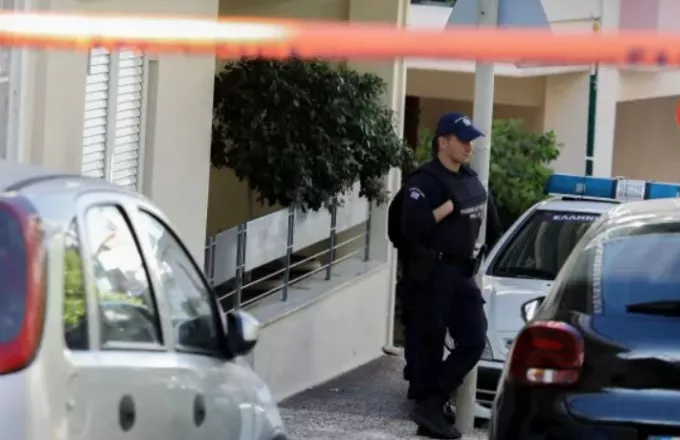 Οικογενειακή τραγωδία στην Ηλιούπολη: Ταυτοποιήθηκε αποτύπωμα του γιου στην καραμπίνα