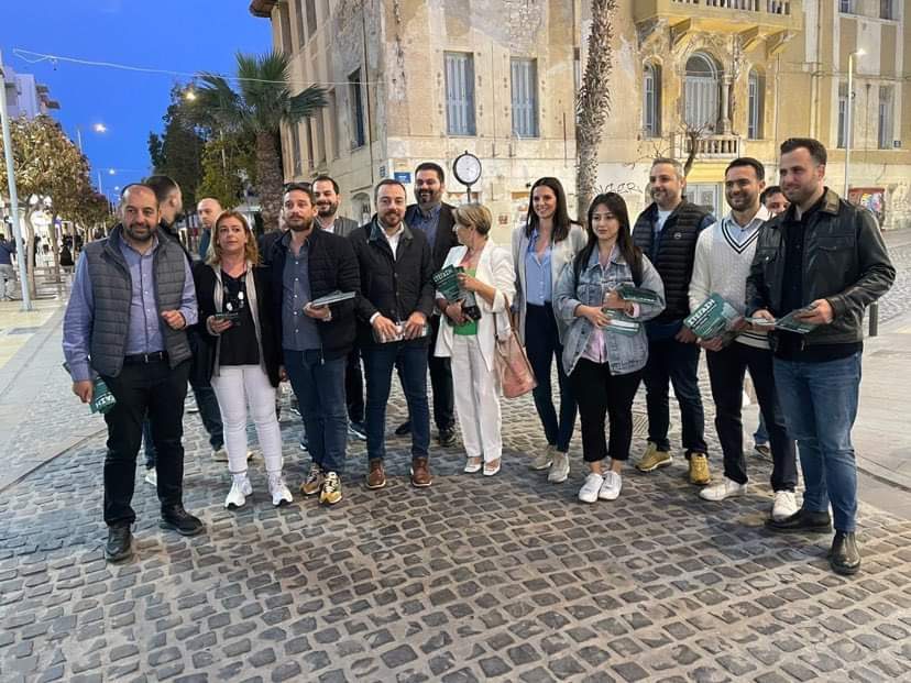image1 Στελέχη του του ΠΑΣΟΚ στο κέντρο του Ηρακλείου για το οξύ στεγαστικό πρόβλημα